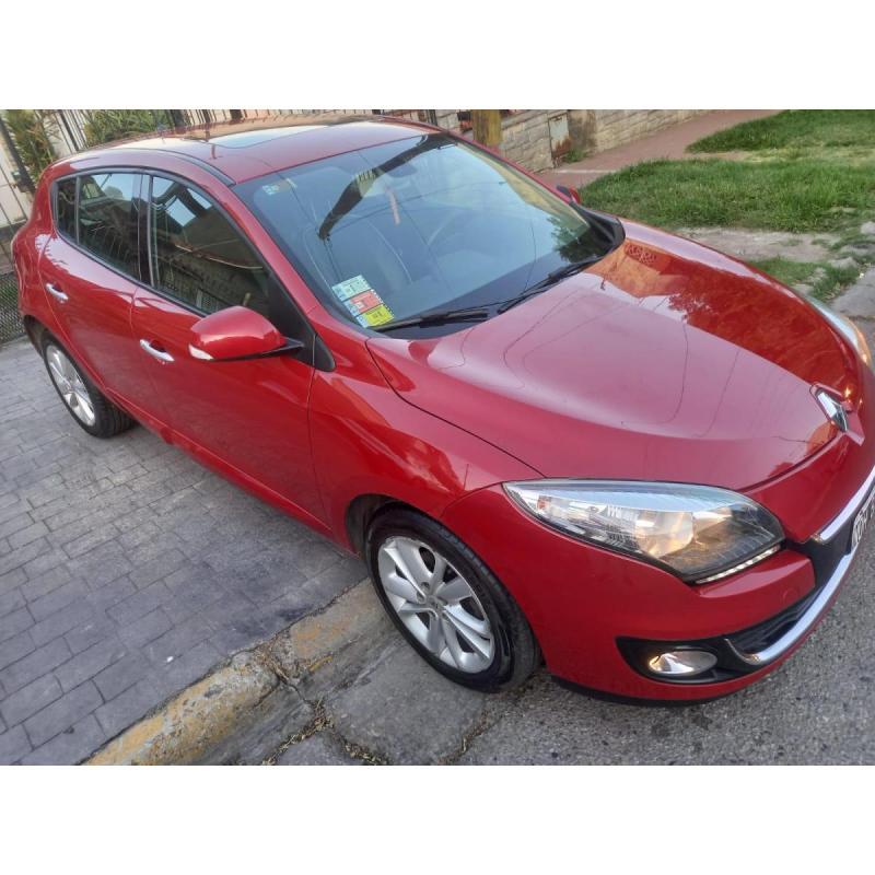 SOLO PARA ENTENDIDOS. Megane III 2.0 Luxe, única mano con 38.000 km ! - 2