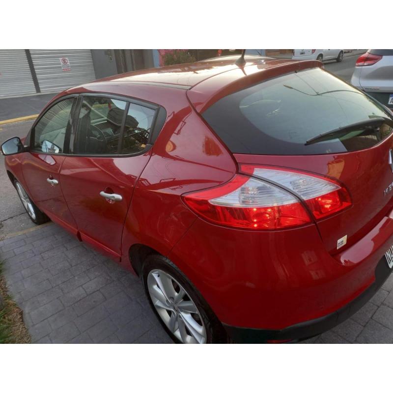 SOLO PARA ENTENDIDOS. Megane III 2.0 Luxe, única mano con 38.000 km ! - 3