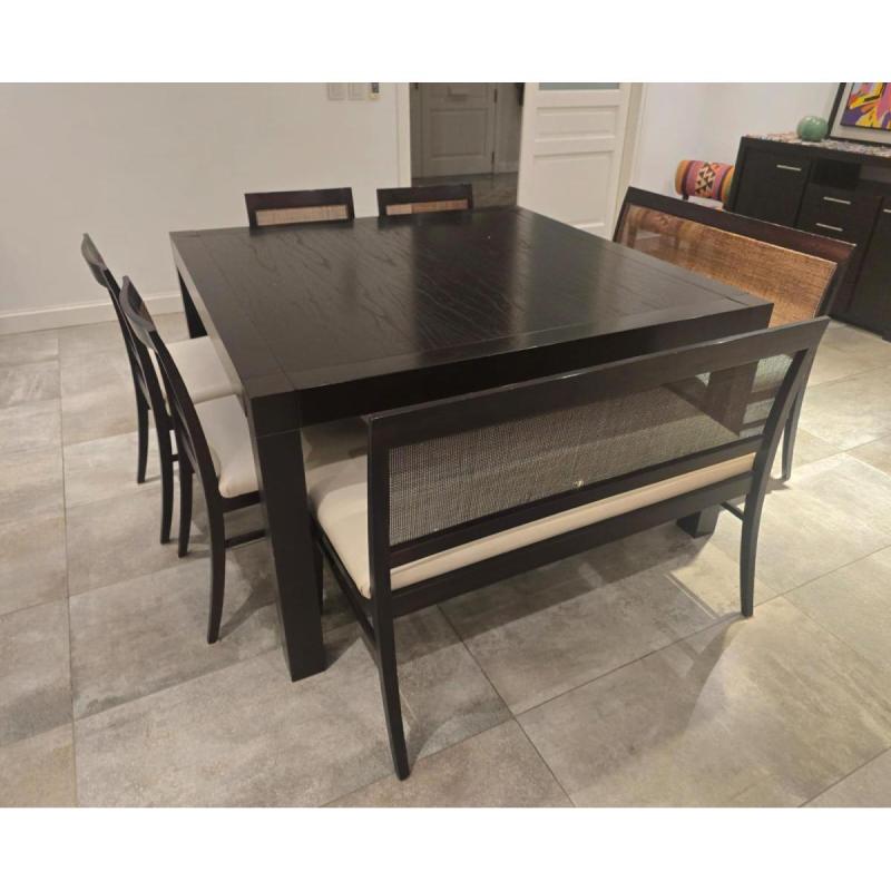 Juego comedor + mueble vajillero. Oportunidad única usados