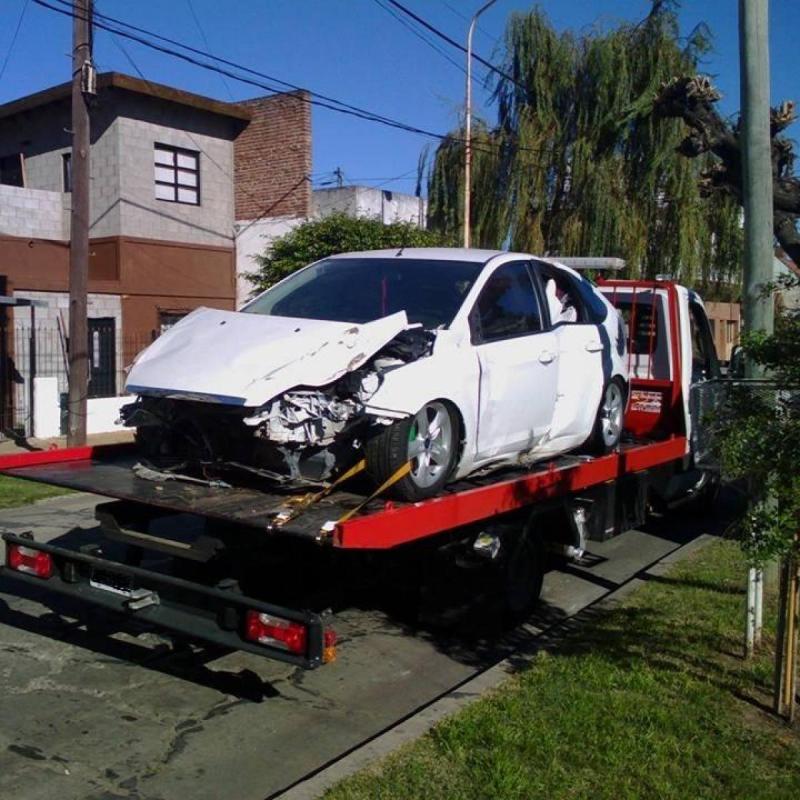 Traslados / auxilio mecanico las 24 horas los 365 dias del aÑo estamos los feriados.