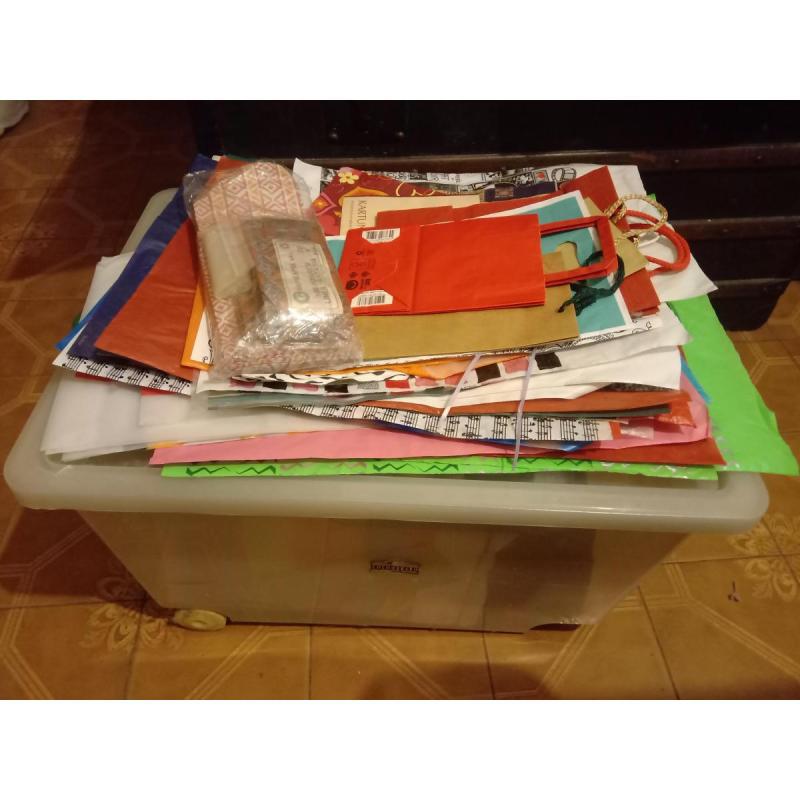 Accesorios de maquillaje, hebilla, vinchas, monederos entre otros IDEAL REVENDEDORES
