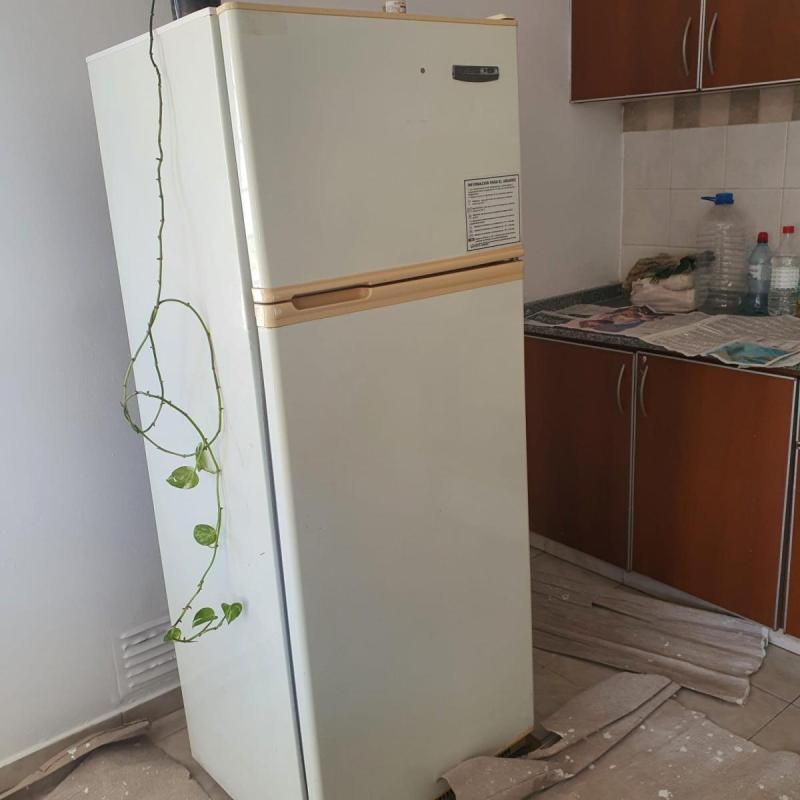 Heladera con Freezer GAFA 220 lts. usada - 2