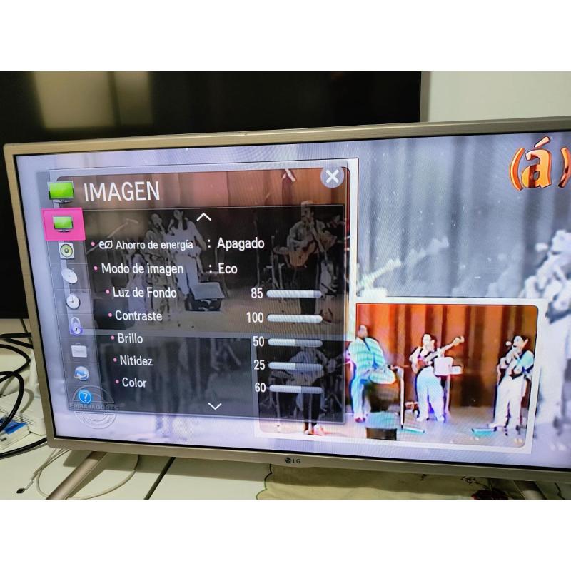 Smart Tv De 32 LG 32lf585b Led Hd Excelente Estado - 8