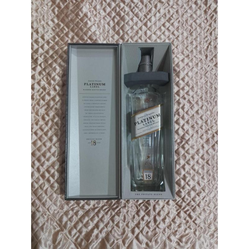 Whisky Johnnie Walker vacíos originales con estuche ideal colección o decoracion - 3