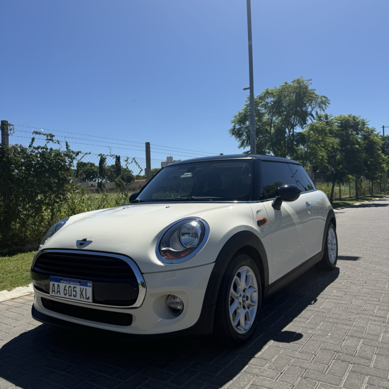 MINI Cooper Pepper 2016, automático, 84.000 km