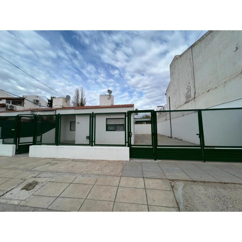 ALQU.M/B casa en.Neuquen