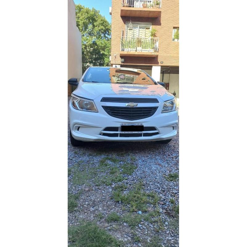Vendo Chevrolet Prisma 2015 con GNC y 48.000km, en excelente estado