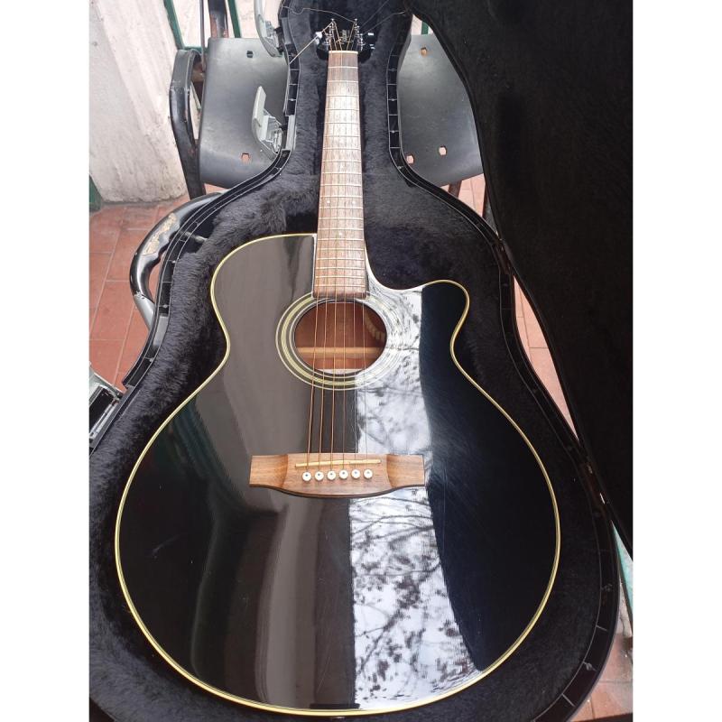 Guitarra electroacústica Takamine EG 260