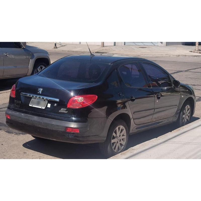 Peugeot 207 Compac XT 1.6 16V Sedán 4P 2010 - 3