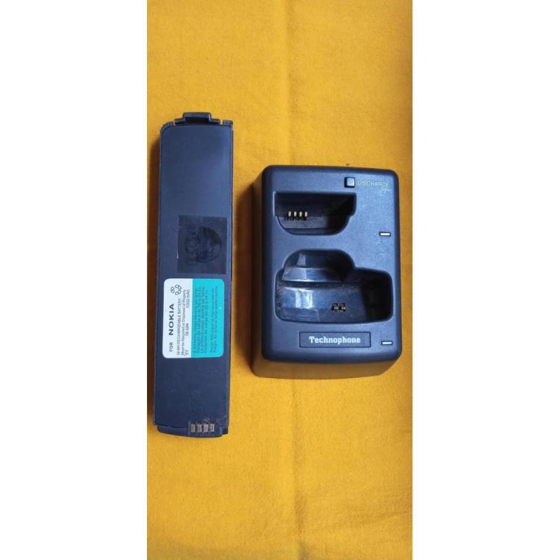 Antiguo cargador y batería Nokia