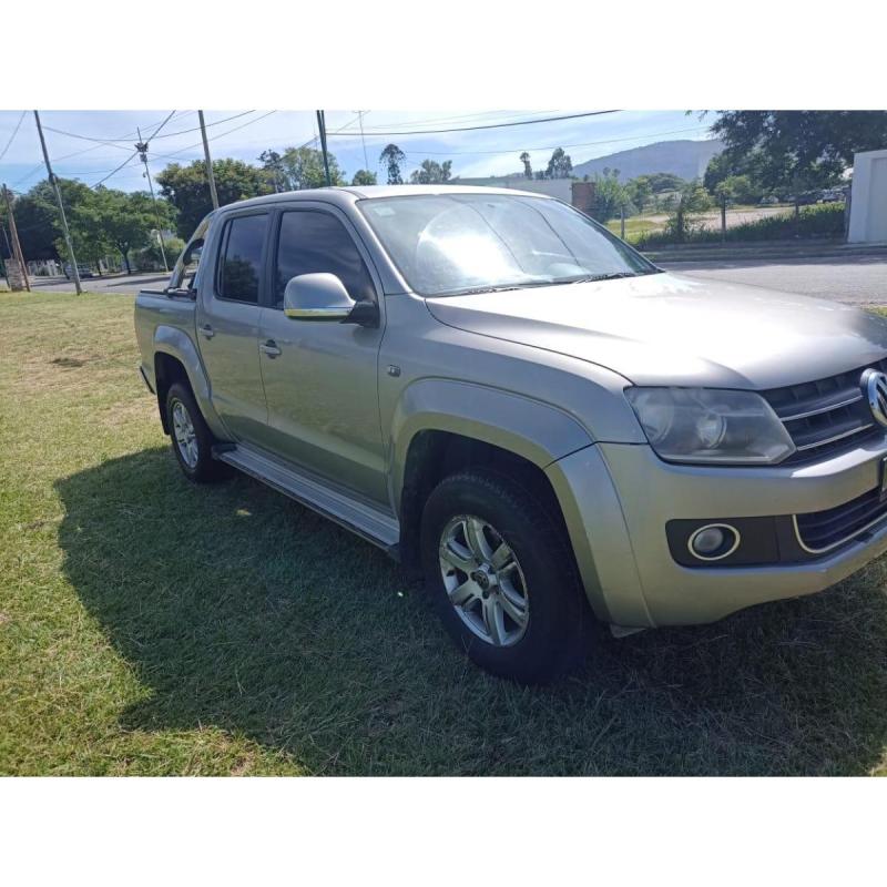 - Amarok haigland 4x2. Full c/cuero pak . . - 3