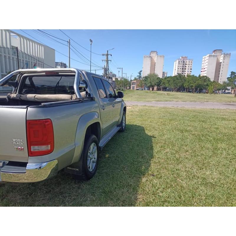 - Amarok haigland 4x2. Full c/cuero pak . . - 4