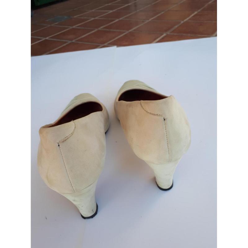 Zapato de cuero gamuzado