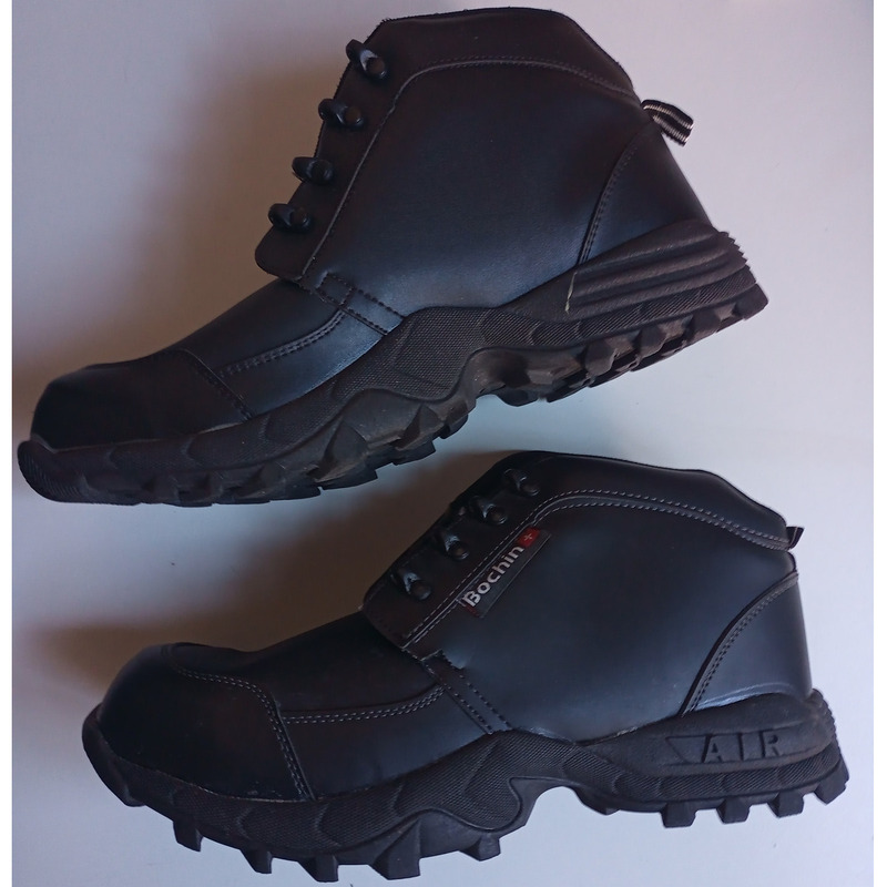 NUEVAS con detalle - Botas con punta de acero talle 45