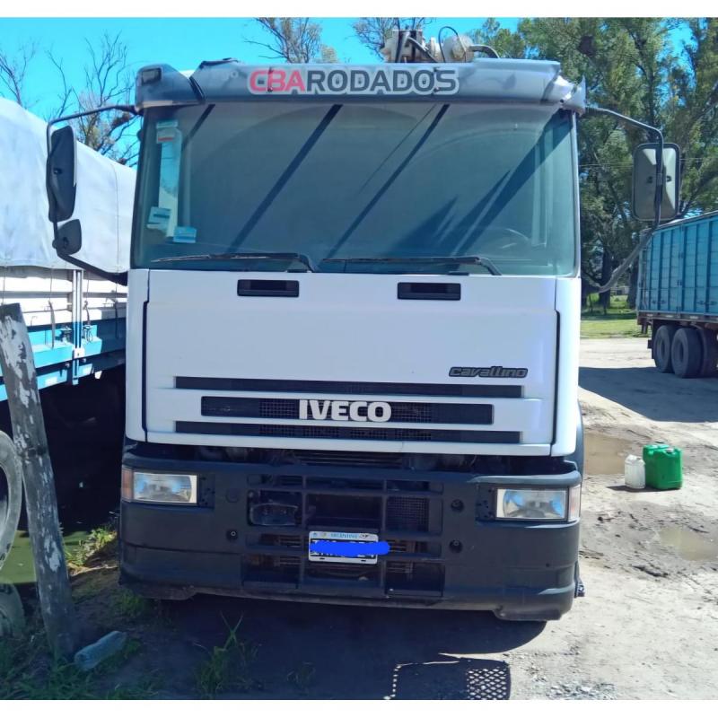 Iveco Cavallino 320 c/sist. hidráulico y plato de enganche para tolva o batea