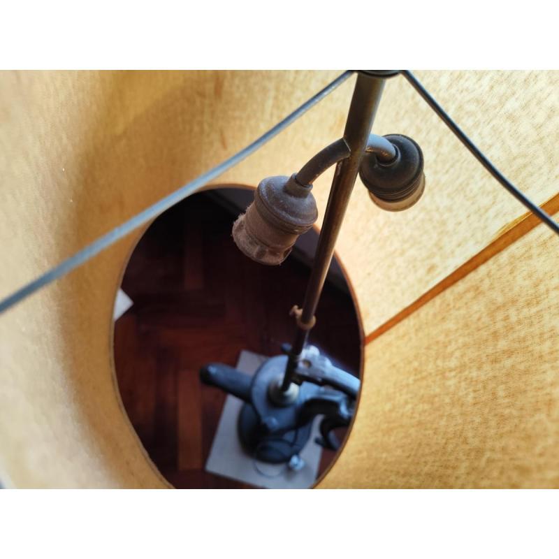 lampara de pie con antigua bomba de agua - 3/3