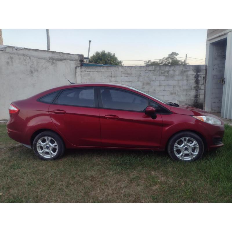 Ford Fiesta S plus sedan