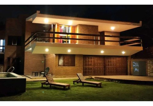 Casa En Villa Del Lago, Con Pileta. Grandes Vistas !