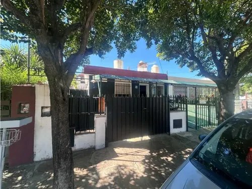 Casa + Monoambiente En Costanera De Carlos Paz, Barrio Sol Y Lago