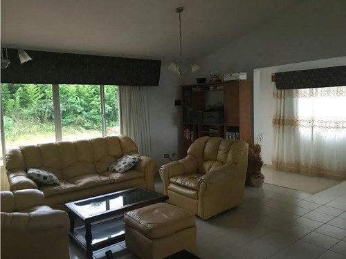 Venta - Casa Amoblada Con Pileta, En Villa Del Lago, Villa Carlos Paz