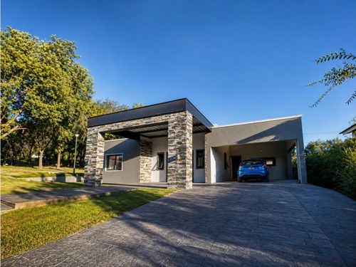 Venta Casa En Barrio Cerrado El Dorado