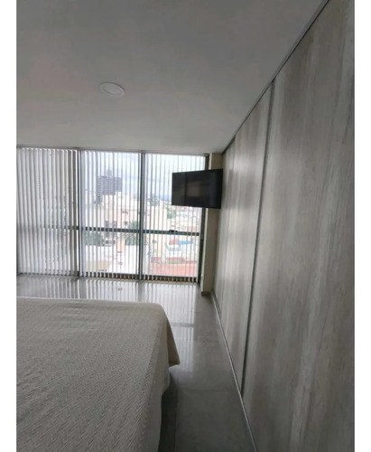 Oportunidad En Pleno Centro Con Piscina Y Balcón Y Vista