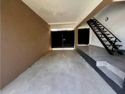 Importante Casa De 4 Dormitorios, Pleno Centro, Villa Carlos Paz - 2