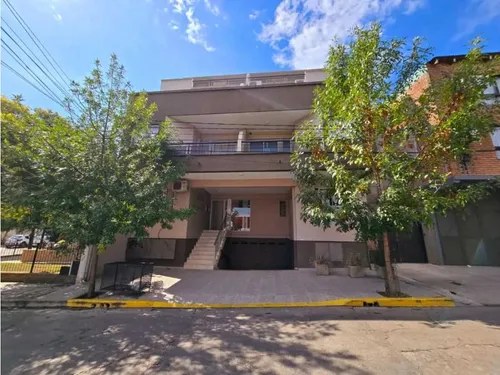 Venta Departamento En Planta Baja A 2 Cuadras Del Centro Patio Coche