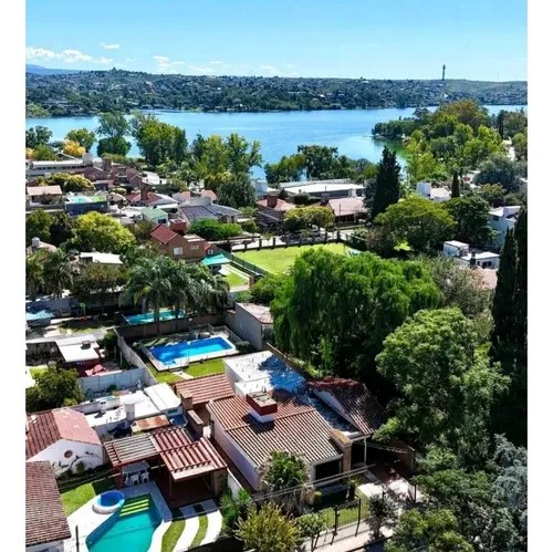 Exclusiva Casa En Venta Barrio Sol Y Lago | Villa Carlos Pazubicad - 4