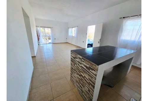 Oportunidad Casa Con Vista Sobre Avenida Cerca Rio - 3