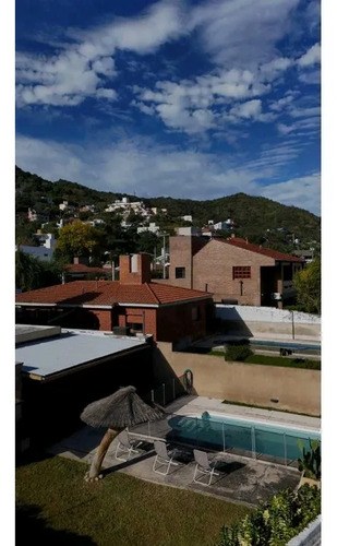 Casa En Venta Barrio La Cuesta | Villa Carlos Pazubicada En Uno De