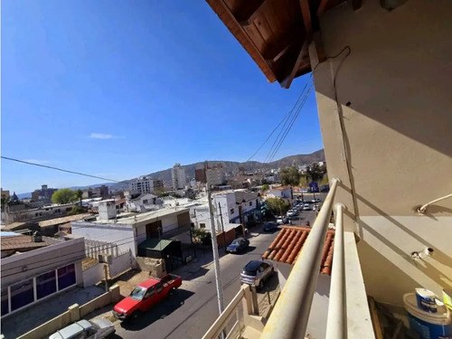 Venta | Departamento Céntrico Con Cochera Y Piletaexcelente Departame