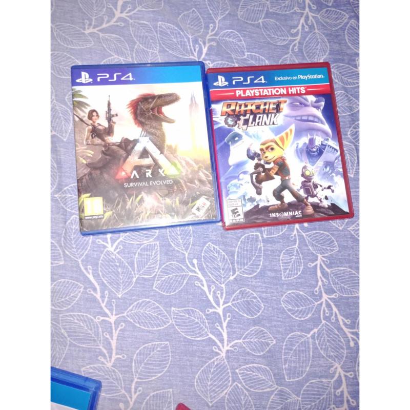 Vendo combo ARK y ratchet & clank por 65.000. sin rayones y limpios