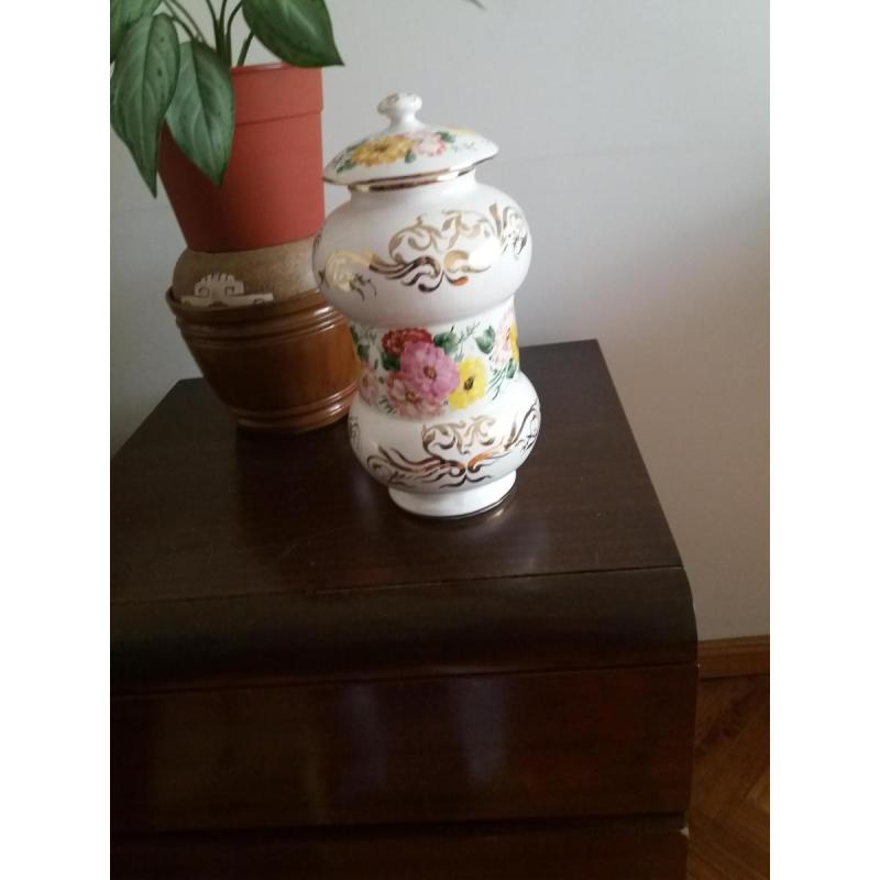 Potiche antiguo con tapa