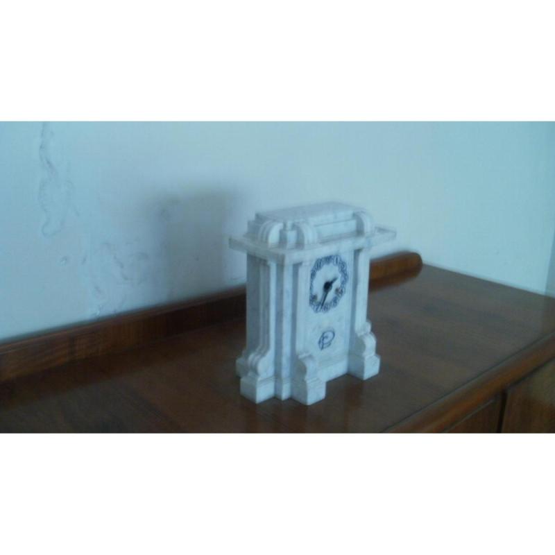 Reloj de mármol.