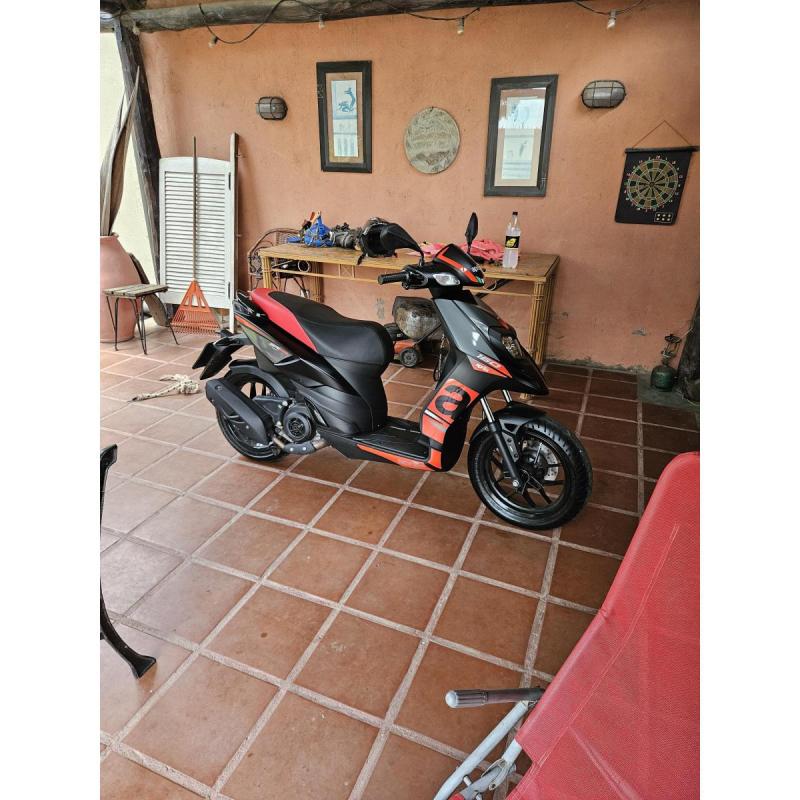 Vendo Aprilia sr160 Impecable!!!