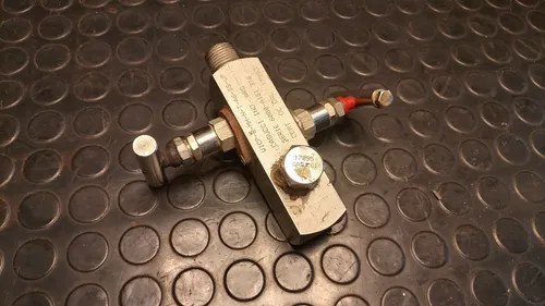 Válvula Integral De Bloqueo Y Purga Casucci 1/2 6000 Psi