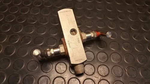 Válvula Integral De Bloqueo Y Purga Casucci 1/2 6000 Psi - 3
