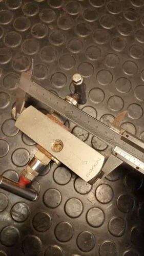 Válvula Integral De Bloqueo Y Purga Casucci 1/2 6000 Psi - 4