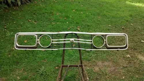 Parrilla Ford Taunus 74 / 80 - 8