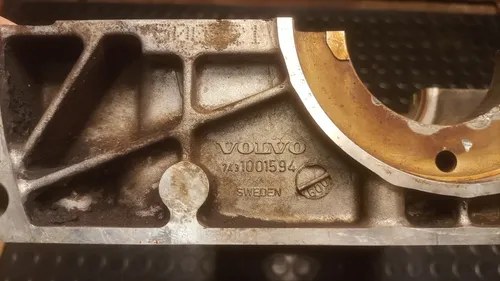 Tapa Bancada Cigüeñal Renault Laguna Motor Volvo - 4