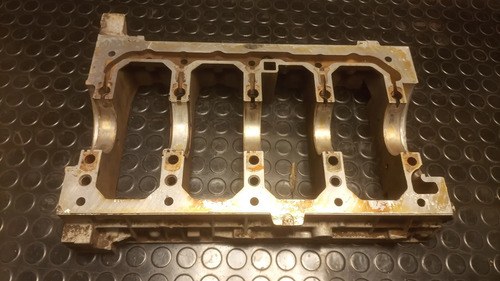 Tapa Bancada Cigüeñal Renault Laguna Motor Volvo - 9