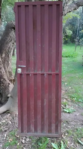 Puerta De Chapa Sin Marco De 64 X 188.5 Cm. Rojo