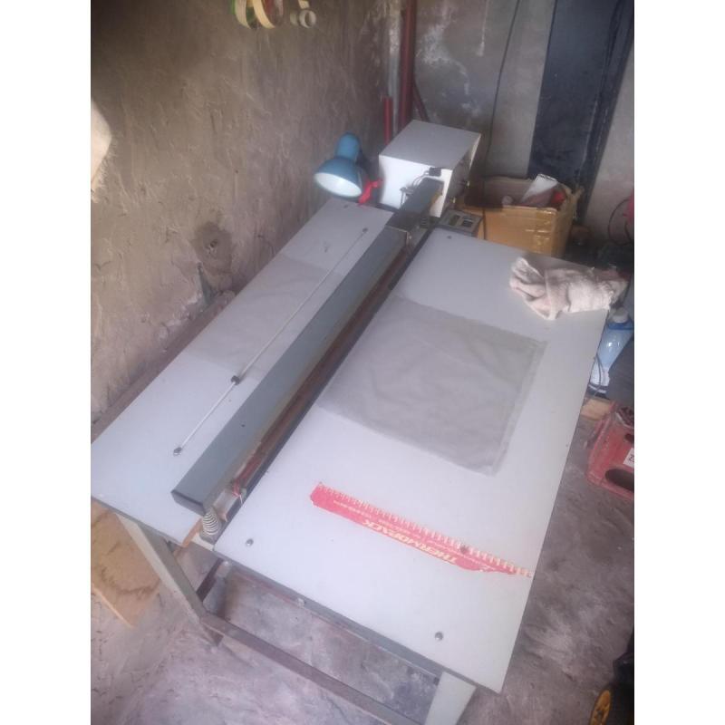 Confeccionadora manual de bolsas de polietileno