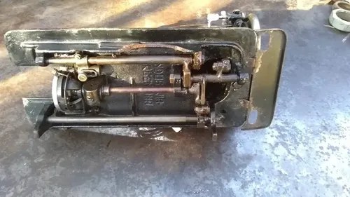 Máquina De Coser Antigua Gardini Con Motor M.a.g. - 5