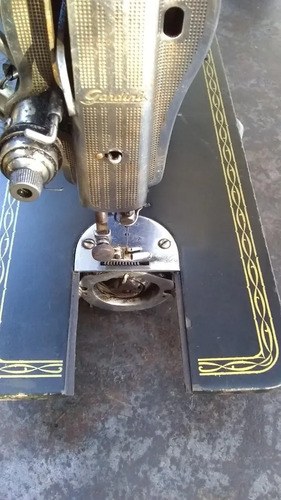 Máquina De Coser Antigua Gardini Con Motor M.a.g. - 10
