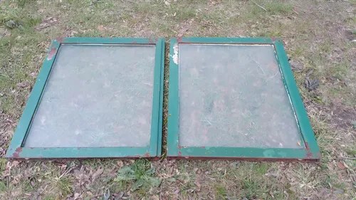Hojas De Ventana Corrediza De Chapa Y Vidrio Esmerilado Verde