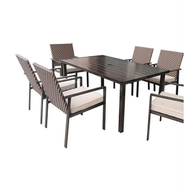 Se vende por mudanza. Set comedor rattan gozlu 6per outzen