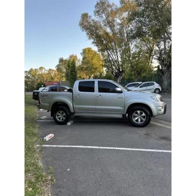 Toyota hilux srv titular impecable al día