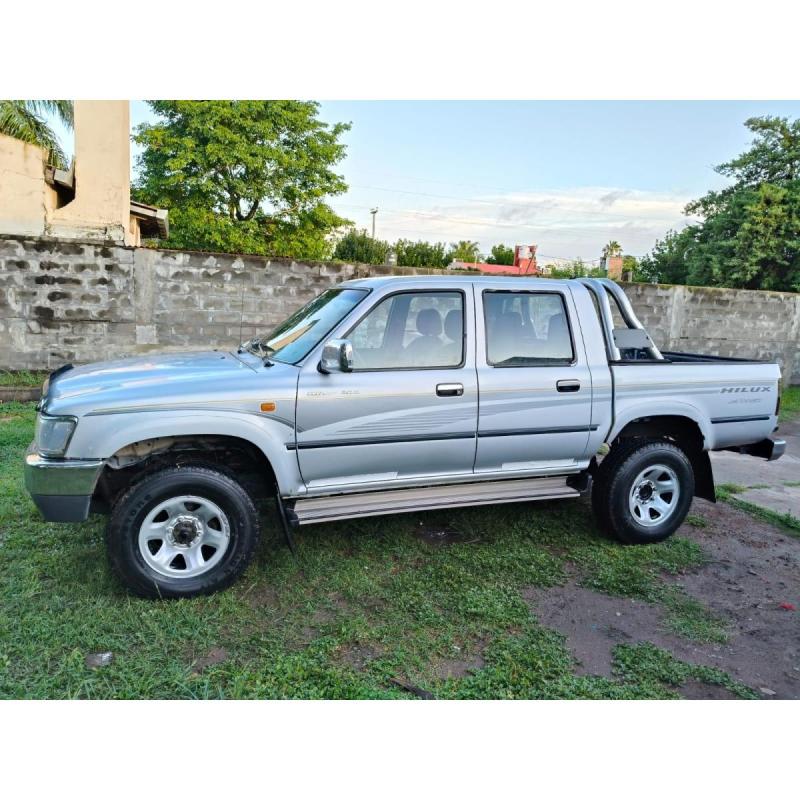 Toyota hilux sr5 4x4 titular impecable